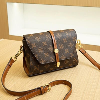 Lente en Zomer Licht Luxe Dames Modieuze en Veelzijdige Kleine Vierkante Tas met Patchwork Print Enkelschouder Crossbody Tas gray