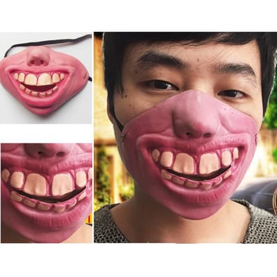 Grappige halfgezicht latexmasker met uitstekende tanden One size fits all adults beige