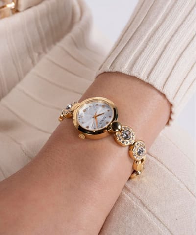 Guess Stardom Kwarts Analoog Horloge Goudkleurig Kast Gemaakt Van 100% Roestvrij Staal En Een Armband Van 100% Roestvrij Staal 26 GW0757L1, GW0757L2, GW0757L3