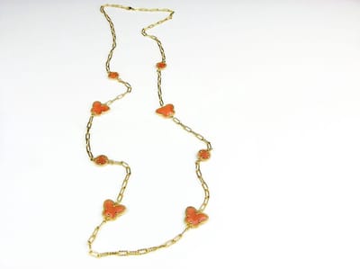 lange zilveren halsketting collier halssnoer geelgoud verguld Model Vlinder en Bol met oranje stenen