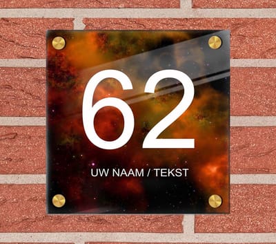 Naambordje voordeur plexiglas 15x15x0,5 cm met goud kleur afstanhouder model 1164 - Huisnummerbordje, naambordjes, naambordje huis, naamplaatjes,  huisnummer bordje, originele naambordjes voordeur, huisnummerbord met naam, originele huisnummer bord