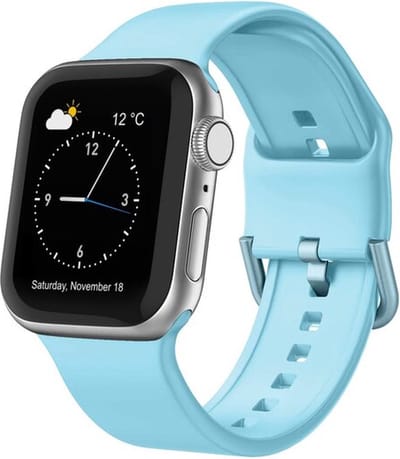 By Qubix - Geschikt voor Apple Watch bandje - Soft siliconen bandje met gespsluiting - Lichtblauw - Geschikt voor Apple Watch 44mm / 45mm / 46mm / 49mm (Ultra 1,2 en 3) - Smartwatch bandje