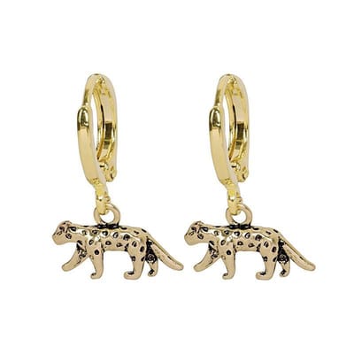 Luipaard oorbellen goudkleurig. De trend van dit seizoen: Animal charms