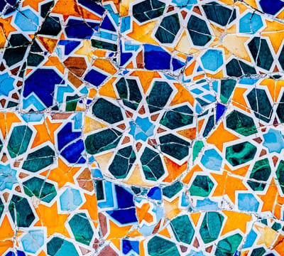 Detail van het mozaïek in Park Güell in Barcelona - Fotobehang (in banen) - 250 x 260 cm