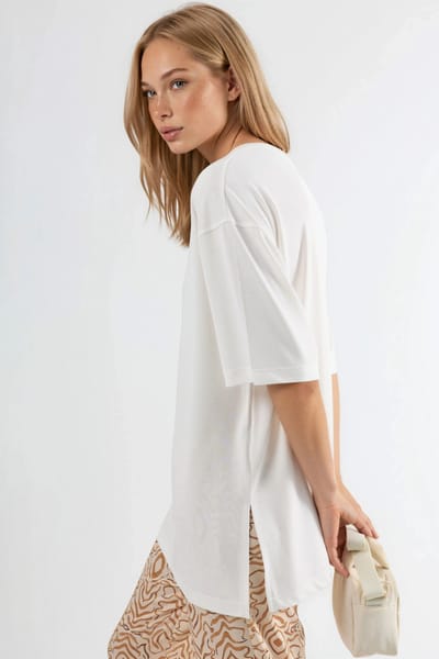 T-shirt met ronde hals en korte mouwen met schoorsteenaccenten