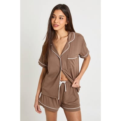 boohoo Dames Zachte Geribbelde Pyjama Set met Paspeldetail - Korte Mouw Shirt & Korte Broek | Chocolate | Maat: 12