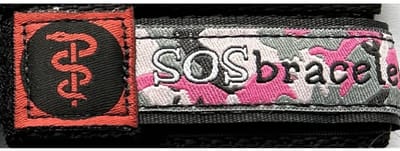 SOSbracelet camouflage roze medisch SMALL (3-9 jaar), voor naar een pretpark, een dagje uit, dagelijks gebruik, noodsituatie, polsbandje, er komt geen graveren aan te pas. eenvoudig zelf te beschrijven.