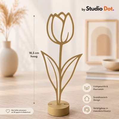 by Studio Dot. - Tulp Decoratie - Bloem Beeldje - Minimalistisch - 18,5 cm - Woonaccessoire - Interieuraccessoire - Cadeau - Bedankje - Inclusief Standaard - Beige
