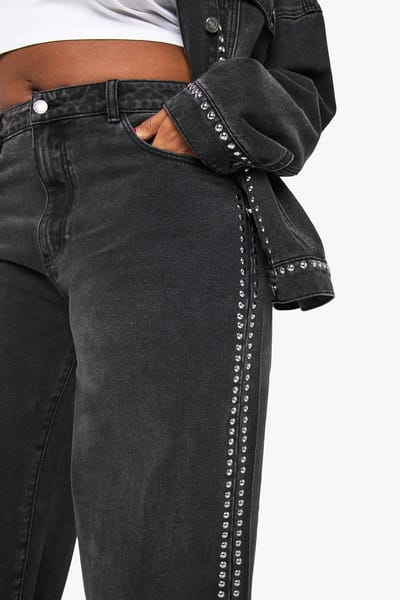 boohoo Dames Plus met studs versierde jeans met wijde pijpen | Black | Maat: 16