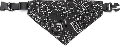 Honden halsband nylon verstelbare lengte met buckle sluiting en zakdoek bandana zwart M