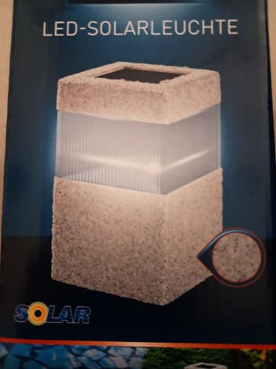 Livarno lux Solar LED Buitenlamp - Duurzame LED met wit licht - 10 x 10 x 23.5 cm - Lichtgrijs- Vierkant