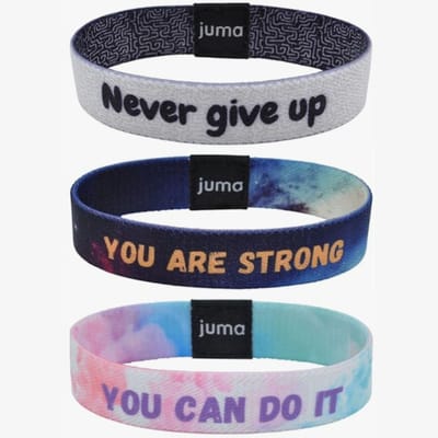 JUMA Motiverende Armbanden met Overtuigingen Set van 3 (Never give up, You are strong, You can do it) - Maat M (17cm) - Geluksbrenger, Vriendschapsarmband en Energiearmband - Geschikt voor Kinderen, Vrouwen, Mannen – perfect Souvenir