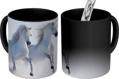 Magische Mok - Foto op Warmte Mokken - Koffiemok - Winter - Paarden - Sneeuw - Magic Mok - Beker - 350 ML - Theemok