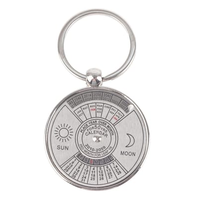 Sleutelhanger 50-jarige Kalender - Metalen Sleutelring - Gegraveerde Sleutelhanger - Compact en Lichtgewicht - Duurzaam en Stijlvol
