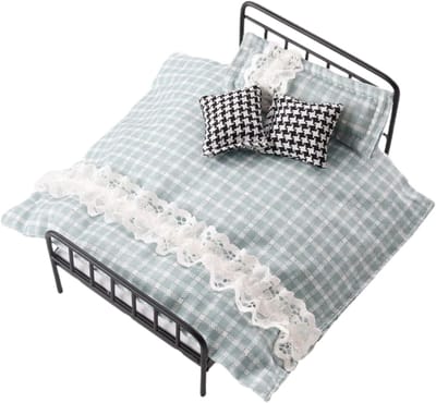 Poppenhuis IJzeren Bed - Miniatuur Meubels - Poppenhuis Decoratie - Compleet Met Beddengoed - Schaal 1:12 - Blauw