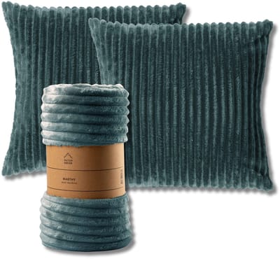 Dutch Decor - VOORDEELSET - 3-delig - Mart & Marthy - 2 sierkussens 45x45 cm - 1 plaid 140x180 cm - groen