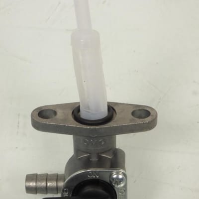 Robinet de réservoir à essence OMG pour moto Beta 50 RR 014430500 000 / 47859