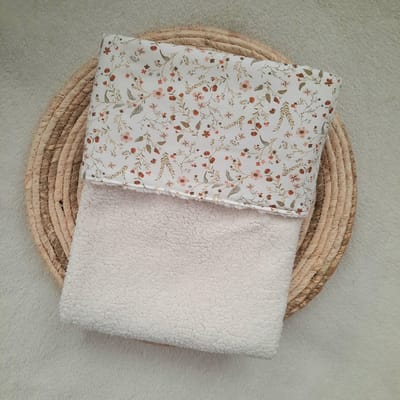 Wiegdeken teddystof naturel - 1000 bloemetjes - 70x100 cm - Handgemaakt - Handmade