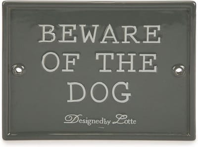 Designed by Lotte - Waakbord Beware of the Dog - Hond - Keramiek - Kleur: Grijs - Afmetingen: 20x16 cm