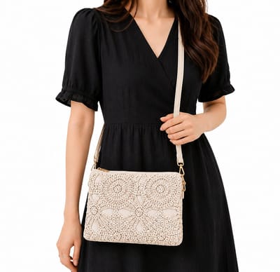 Beige Kant Crossbody Tas Dames – Elegante Schoudertas met Bloemenkant – Lichte PU Handtas voor Lente & Zomer – 21 x 16 cm