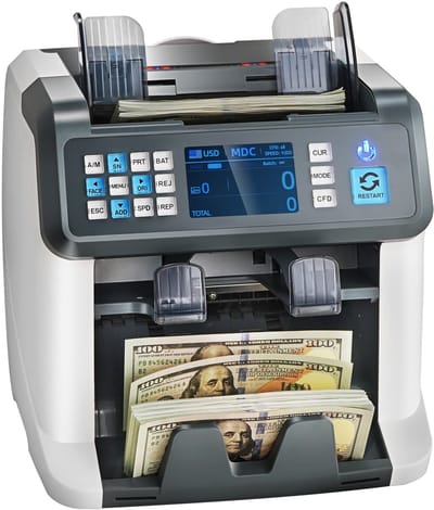 Geld telmachine. Deze biljettelmachine kan gemengde coupures verwerken. Hij heeft 2CIS, SN, UV, IR, MG, DD valsgelddetectie.