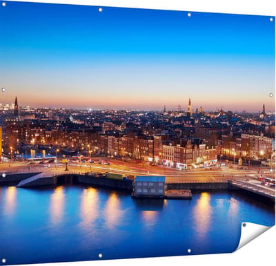 Gards Tuinposter Amsterdam Centrum in de Nacht - 150x120 cm - Tuindoek - Tuindecoratie - Wanddecoratie buiten - Tuinschilderij