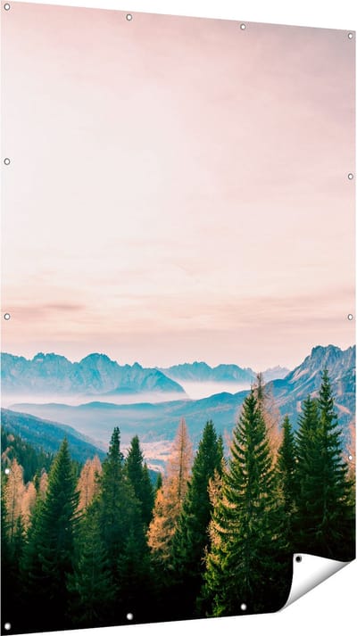 Gards Tuinposter Bos met Bomen bij Bergen Landschap - 120x180 cm - Tuindoek - Tuindecoratie - Wanddecoratie buiten - Tuinschilderij