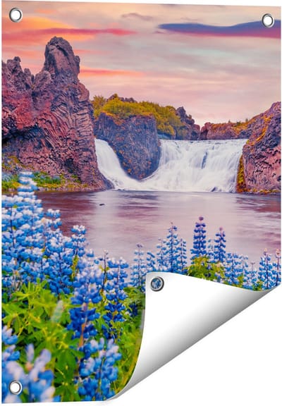 Gards Tuinposter Waterval met Blauwe Lupine Bloemen - 40x50 cm - Tuindoek - Tuindecoratie - Wanddecoratie buiten - Tuinschilderij
