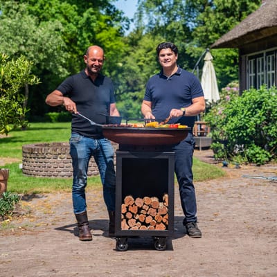RJRoyal Living BBQ Plancha Grill Hermano XXL Cortenstaal Blackline - Met pook en houtopslag Ø80cm 8mm