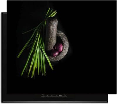 KitchenArt - Midnight Herb - Inductie Beschermer - 65x52 cm - Kookplaat Beschermer - Luxe Afdekplaat Inductieplaat - Anti-slip & Oprolbaar - Beschermmat Inductiekookplaat