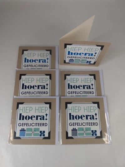 Luxe wenskaarten - 6 stuks - Hoera -  Gefeliciteerd - 10,8 x 10,8 cm - inclusief enveloppen