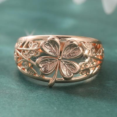 Bague Vintage Exquise Sculptée à la Main en Forme de Fleur Creusée pour Femmes Élégante Classique Banquet Festival Bijoux Dorés Accessoires 9&Gold-color beige