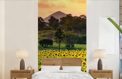 Behang - Fotobehang Zonnebloem - Natuur - Berg - Breedte 120 cm x hoogte 240 cm
