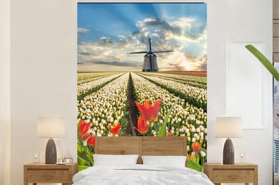 Behang - Fotobehang Windmolen - Tulpen - Lucht - Natuur - Breedte 155 cm x hoogte 240 cm