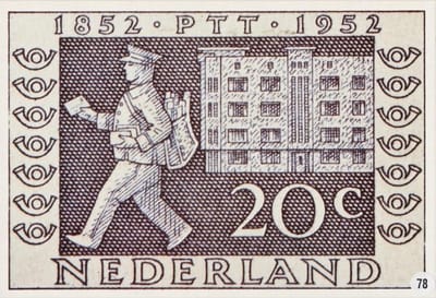 Briefkaart met afbeelding afgifte brief in 1952 – Brievenbesteller – Postbode, op de achtergrond moderne huizenbouw postzegel