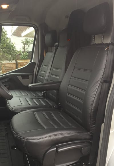 Pasvorm stoelhoezen Renault Master 2010-2024 (past op duobank met split in rugleuning en zitting) - Kunstleer zwart