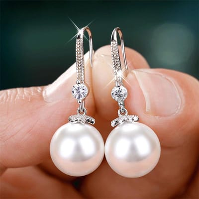 POMOiii Klassieke Imitatie Parel Vrouwen Oorbellen Tijdloos Ontwerp Delicate Vrouwelijke Accessoires Jubileum Cadeau Oorbellen Sieraden
