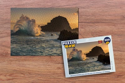 Puzzel Een schitterende foto van een golf die aanspoelt op Madeira - Legpuzzel - Puzzel 500 stukjes