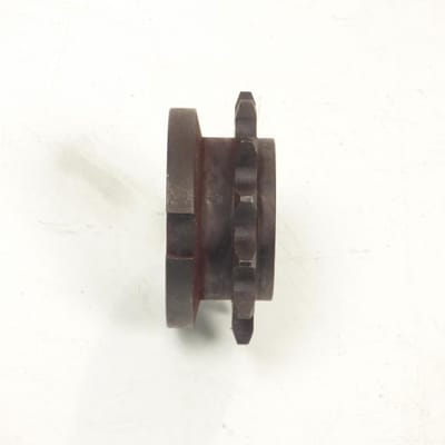 versnellingsbak uitgaand rondsel rsm voor bromfiets peugeot 50 103 pk 1971 tot 2020 13 tanden steek 415 nieuw