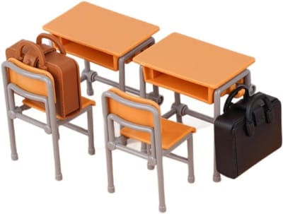 Miniatuur Klaslokaal Set met 6 Stuks: Schooltafels, Stoelen, en Rugzakken voor Decoratie en Speelgoed