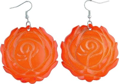 Behave Oorbel hanger 5cm lengte bewerkt met een bloemvormige schelp - roos