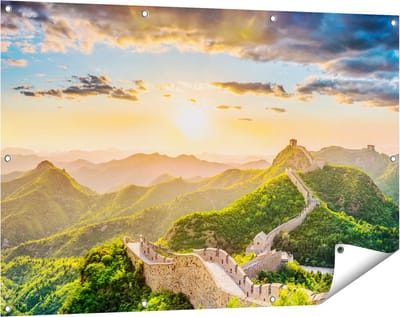 Gards Tuinposter De Chinese Muur door de Bergen met Zon - 120x80 cm - Tuindoek - Tuindecoratie - Wanddecoratie buiten - Tuinschilderij