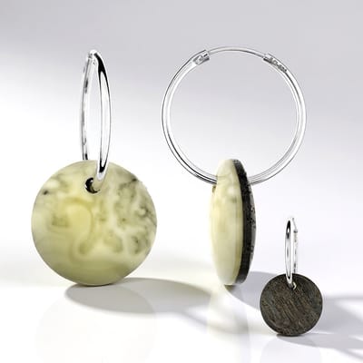 Cavill - 925 Sterling Zilver Gerhodineerde Oorbellen - 5,6 Ct Ronde Cabochon Baltische Melkberstein & Moeraseik Edelstenen - Elegant 27mm
