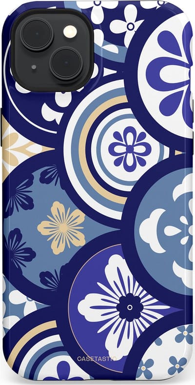 Casetastic Hoesje Geschikt voor Apple iPhone 15 Plus Magsafe - Stijlvolle Beschermende Duo-layer Case - Blauwe bloemen Talavera Maiolica Patroon