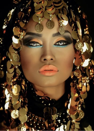 Arabian Princess- Kristal Helder Galerie kwaliteit Plexiglas 5mm.- Blind Aluminium Ophang-frame- Fotokunst- luxe wanddecoratie- Akoestisch en UV Werend- inclusief verzending