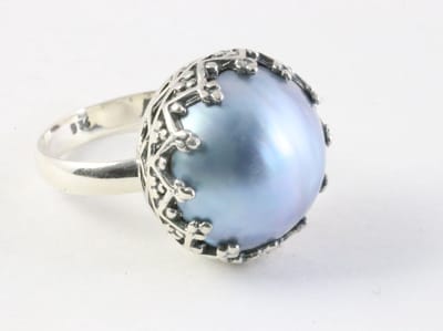Traditionele bewerkte zilveren ring met Tahiti parel - maat 18