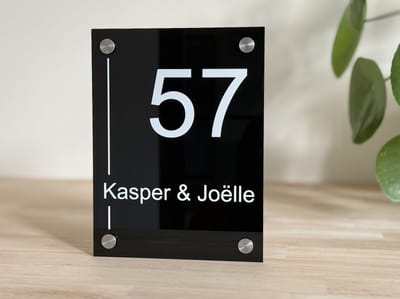 Naambordje l/ huisnummer ijnen 15x20 cm glans zwart met afstandhouders