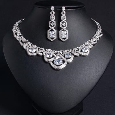 Elegante, stijlvolle en elegante ketting en oorbellen met zirkonia steentjes voor dames. Modieuze, veelzijdige geometrische set, perfect voor dagelijks gebruik. gray
