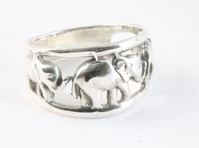Opengewerkte zilveren ring met olifanten - maat 16