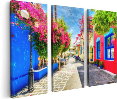 Artaza Canvas Schilderij Drieluik Kleurrijke Straat op het Eiland Kos, Griekenland - 120x80 cm - Wanddecoratie Woonkamer - Schilderijen - Muurdecoratie
